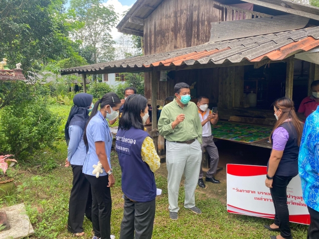 ให้การต้อนรับนางมะลิ วงศ์กระพันธุ์ นายกเหล่ากาชาดจังหวัดพัทลุง รวมทั้งร่วมออกเยี่ยมเยียนผู้สูงอายุ ใ